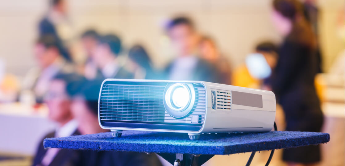 Close_up_projector_in_conference_room